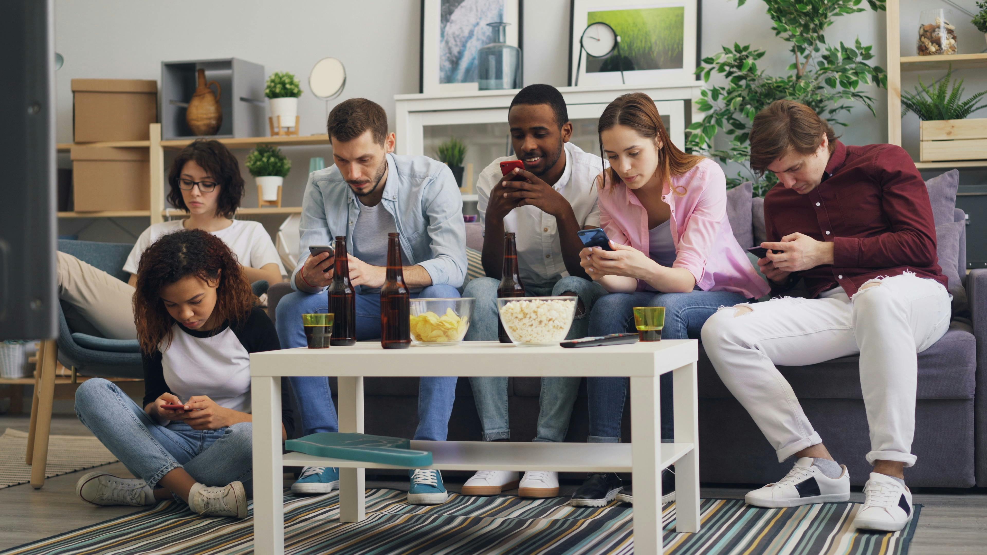 Smartphone détox : pourquoi de plus en plus de jeunes veulent reprendre le contrôle